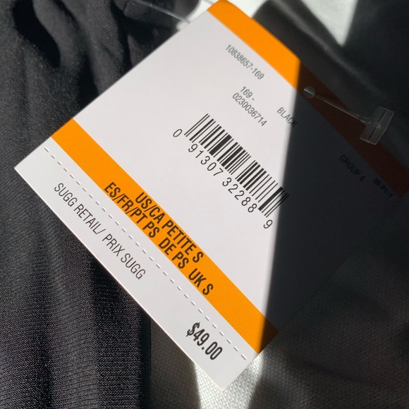 Vintage Deadstock black sleeveless top with dainty knot design - Picture 7 of 10